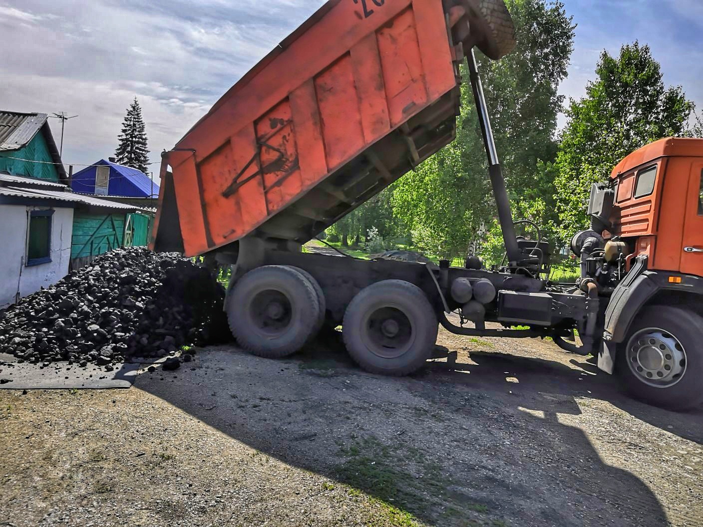 «Кузбассразрезуголь» выделил уголь более 6 тыс. кузбасских семей