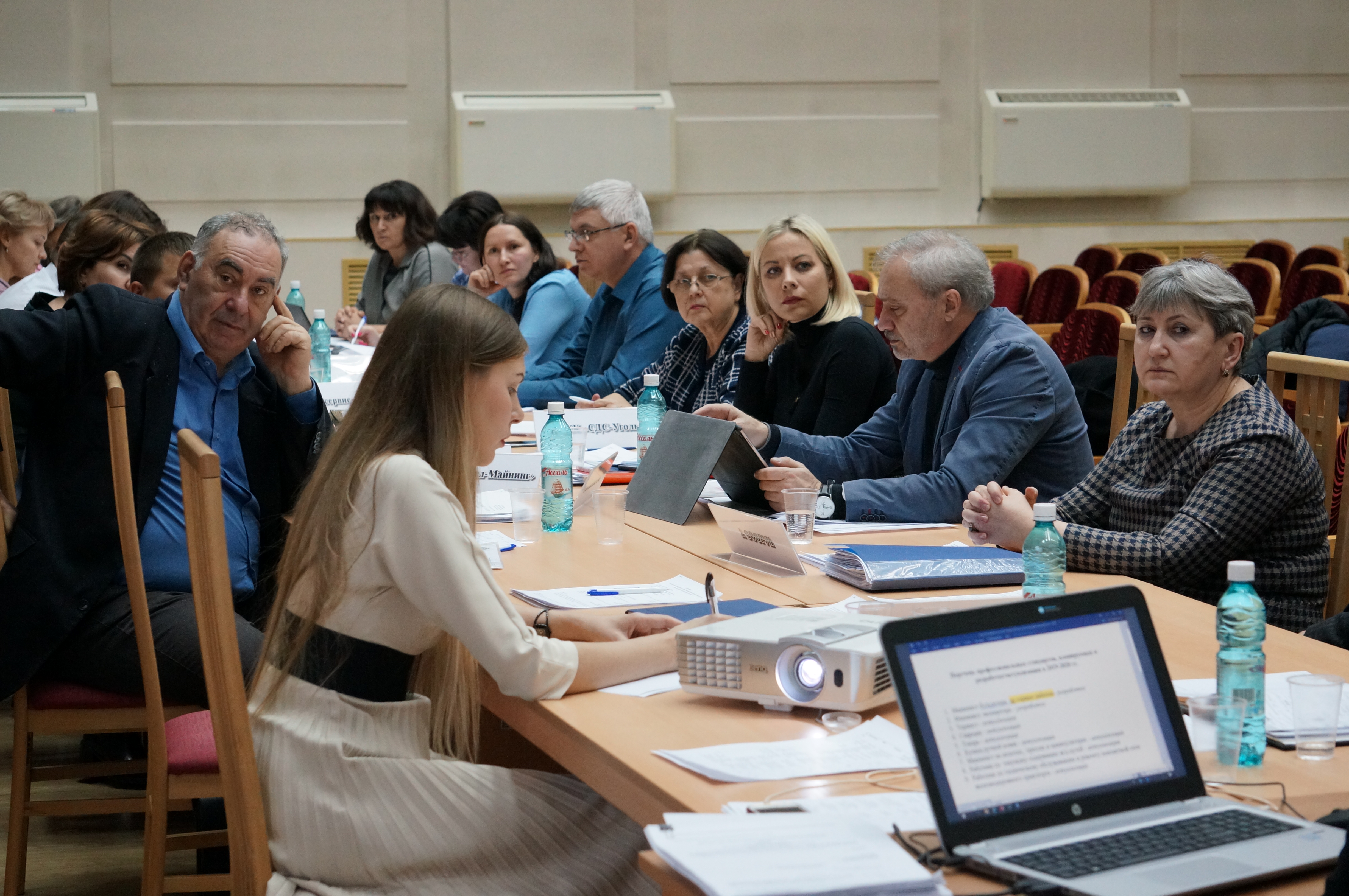  УК «Кузбассразрезуголь» разработает государственные  профессиональные стандарты для открытой угледобычи